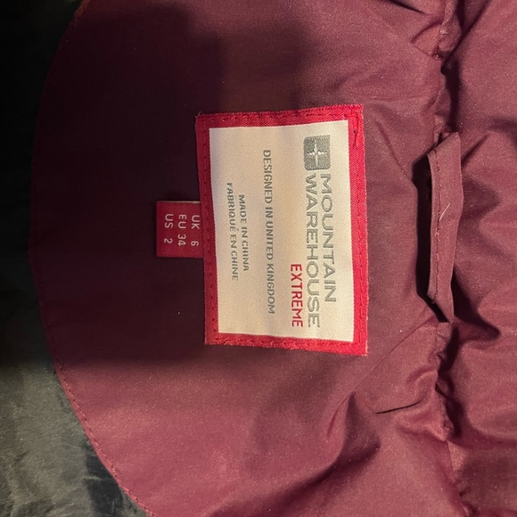 Mountain warehouse burgundy down winter jacket with detachable hood - Picture 2 of 6
